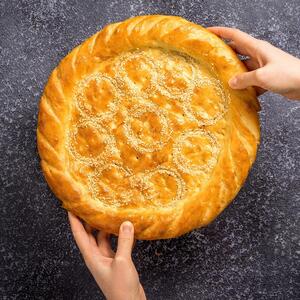 Recept za najmekšu BADNJAČU: Ova posna pogača okuplja porodicu oko trpeze za Badnje veče, a pravi se neverovatno lako