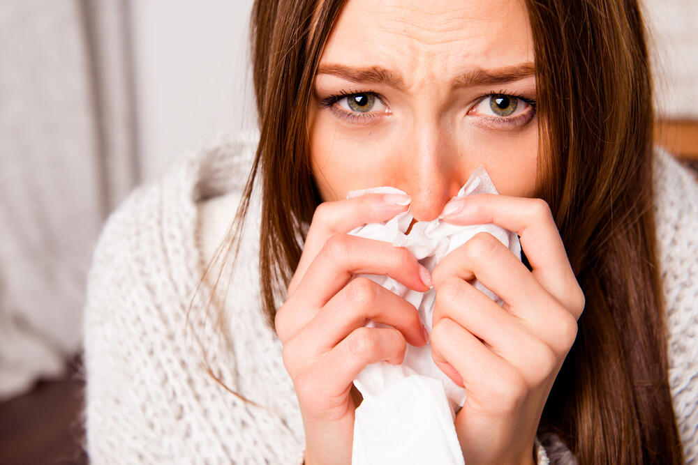 Curenje iz nosa je česta pojava kod alergija na hranu 