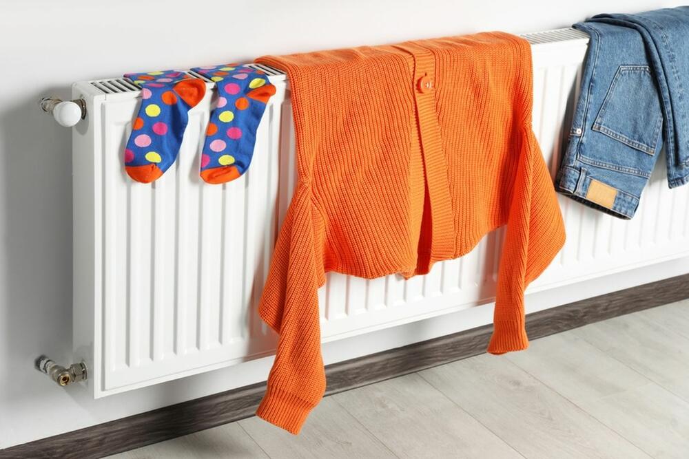 Sušenje odeće na radijatoru je česta 'prečica' zimi