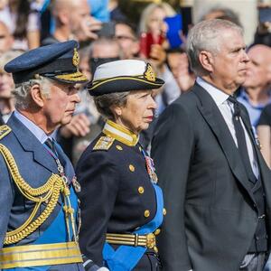 Nova drama u kraljevskoj porodici: Kralj Čarls i osramoćeni princ 'ratuju' oko 'kućice' od 30 miliona funti