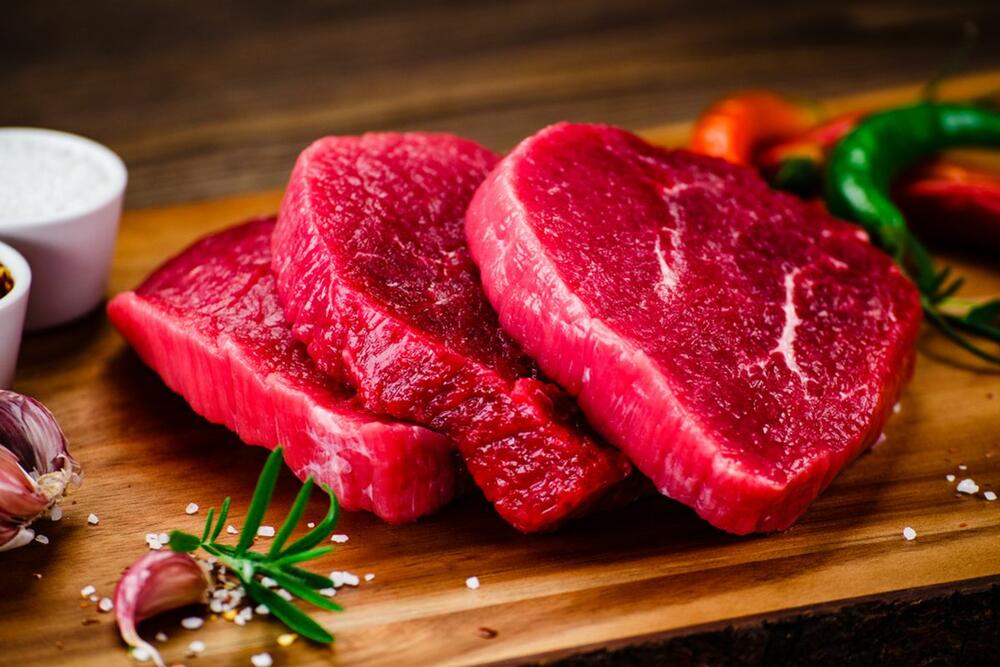 Crveno meso nije hrana s kojom sme da se preteruje, ali manje porcije mogu značiti organizmu