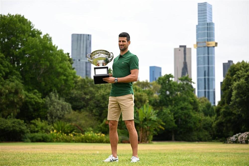 <p>Srpski teniser Novak Đoković ponovo je juče podsetio svet zašto važi za najboljeg u istoriji ovog sporta, a na tribinama je imao podršku dela porodice</p>