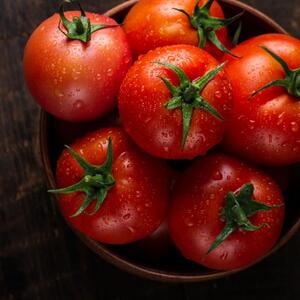Zašto je paradajz iz prodavnice BEZUKUSAN? Tajna slatkog ukusa koji podseća na bakinu baštu