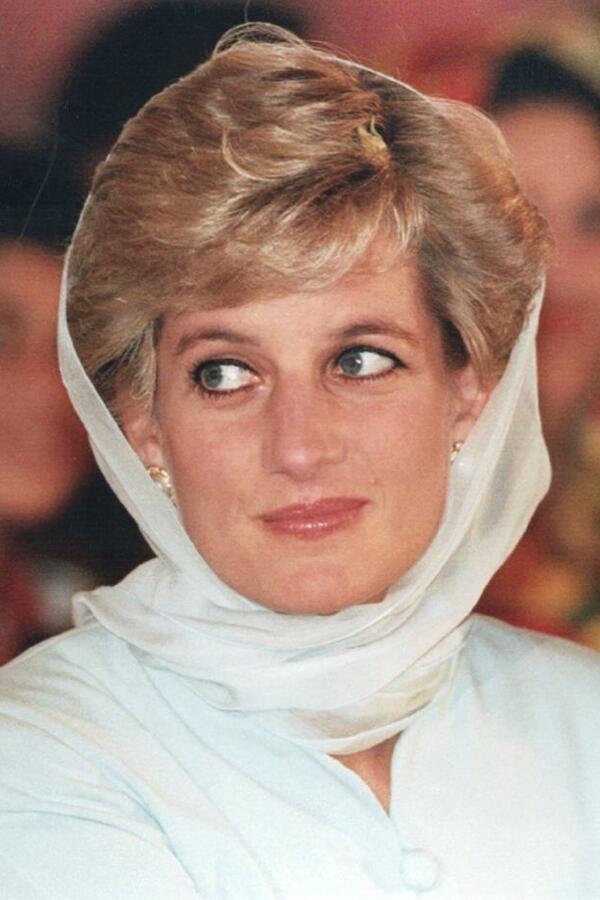 Pojavilo se pismo princeze Dajane staro 30 godina: Vidovnjakinji koja je prorekla da će upoznati Dodija je otvorila srce