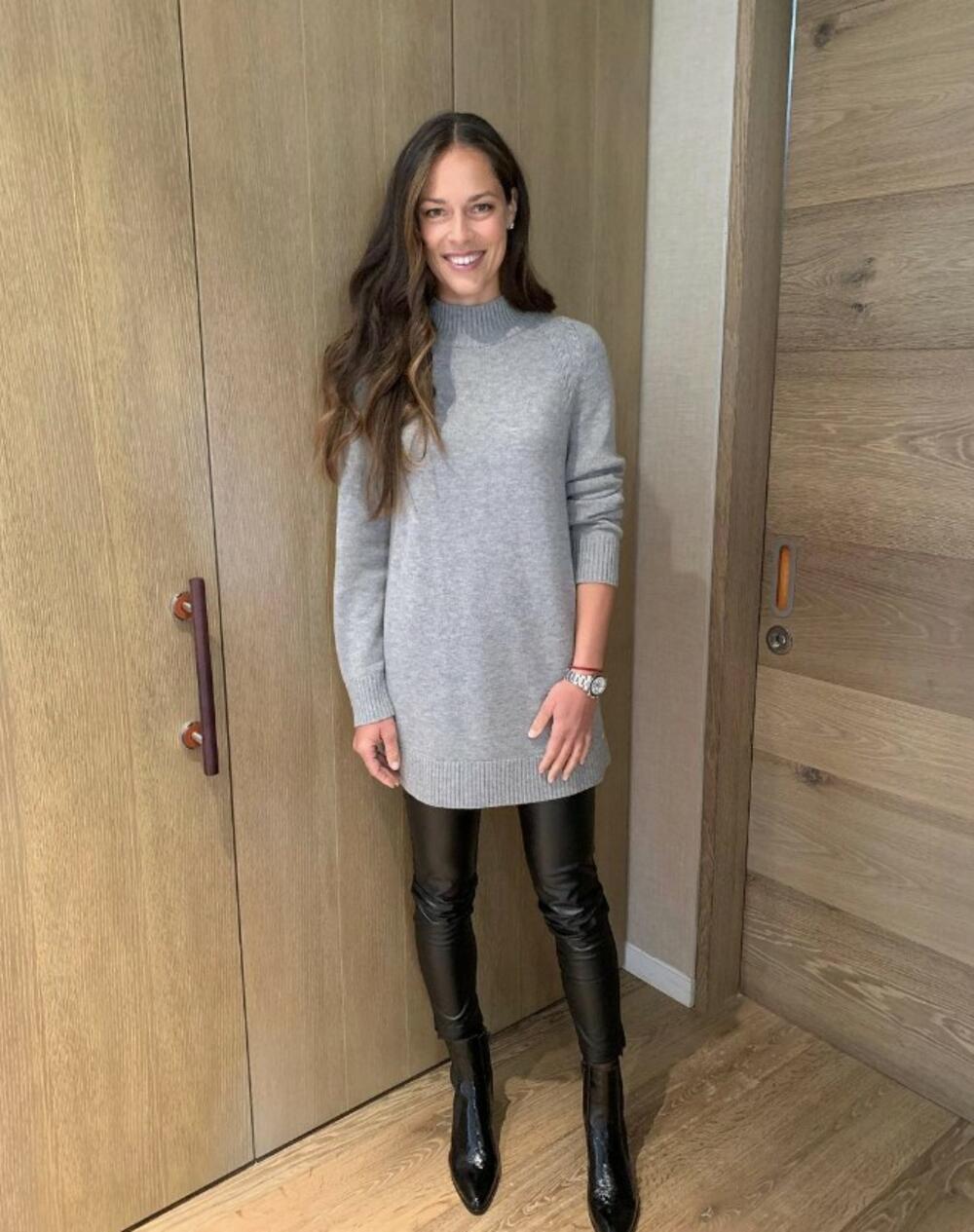 <p>Srpska teniserka, koja trenutno čeka svoje treće dete, uživa u danima praznika s porodicom, a lepo raspoloženje i želje podelila i sa svojim fanovima</p>