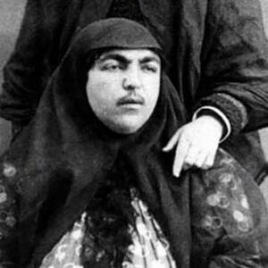 Upoznajte najlepšu "BRKATU PRINCEZU": 13 muškaraca se zbog nje UBILO, bila je prva Iranka koja je SVIRALA KLAVIR