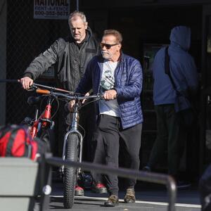 Drugi put za godinu dana – UDES: Arnold Švarceneger navodno udario biciklistu u saobraćajnoj nesreći