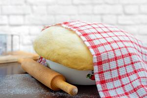 Univerzalno ŠAŠAVO TESTO: Starinski recept mama Goce za smesu i za mekike, uštipke, hleb, koja može da stoji 7 dana