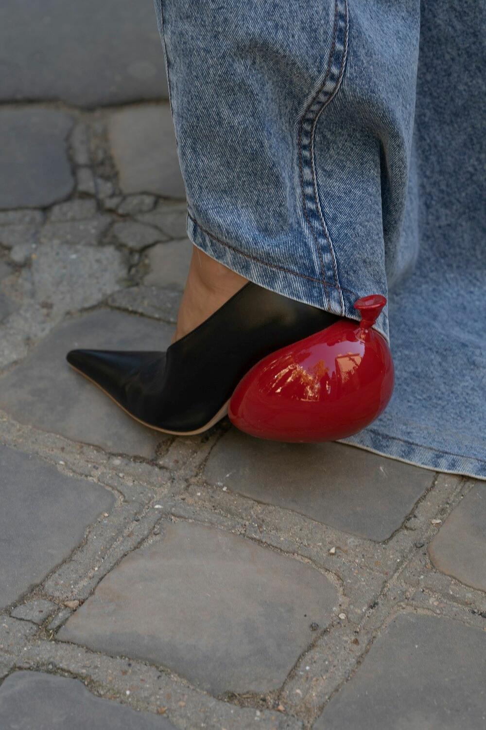 Cipele sa štiklom u obliku balona