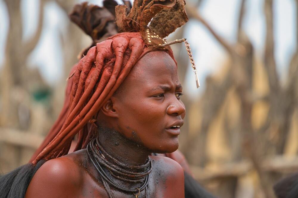 Ovo je jedna od pripadnica Himba plemena