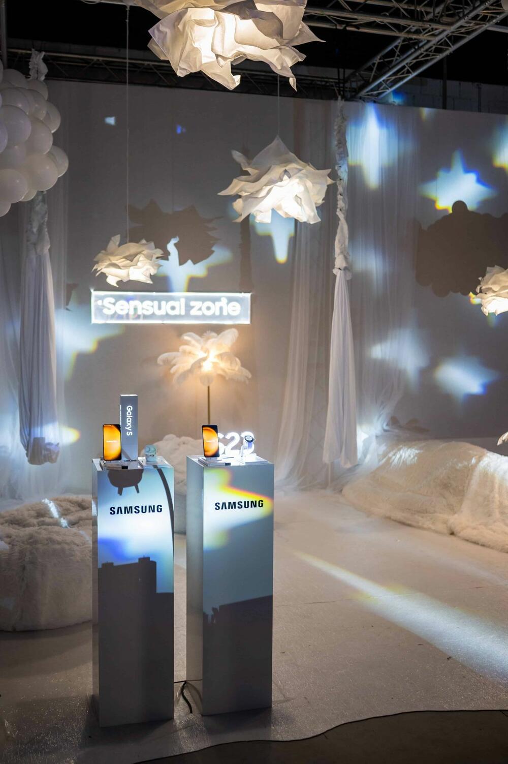 <p>Kompanija <strong>Samsung Electronics</strong> predstavila je <strong>novu eru Galaxy inovacija </strong>na svom spektakularnom događaju u novootvorenom prostoru beogradske galerije Štab.</p>