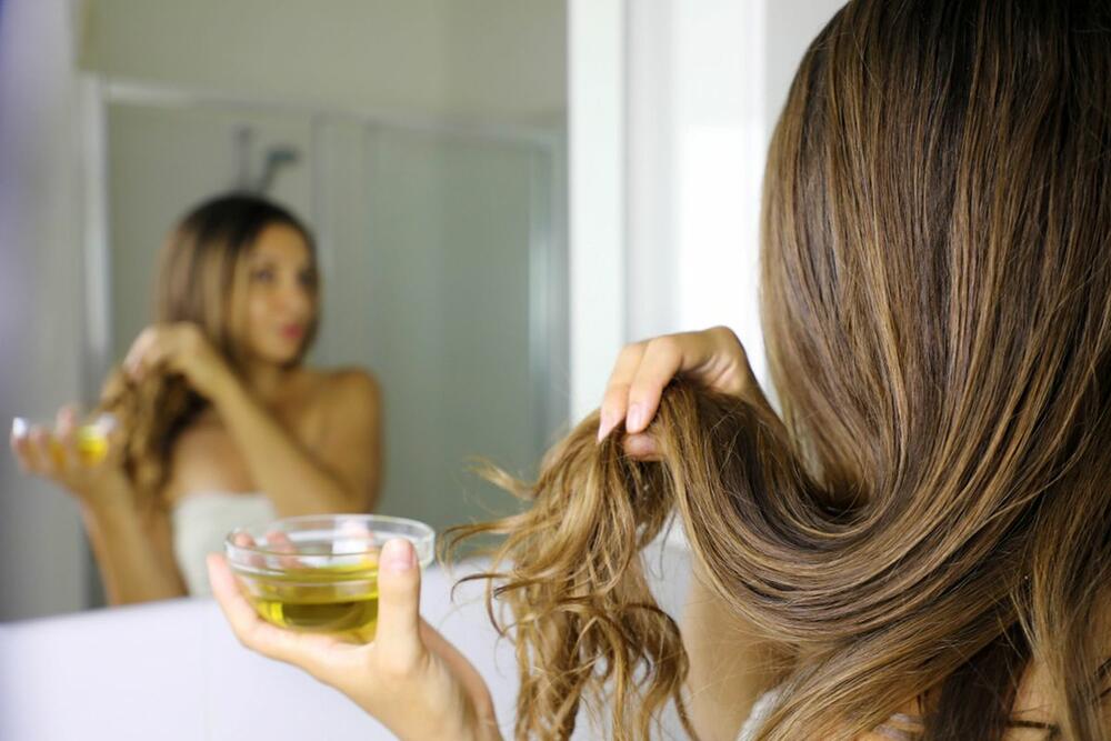 Nema dokaza da ricinusovo ulje može da poboljša kvalitet i rast kose i trepavica