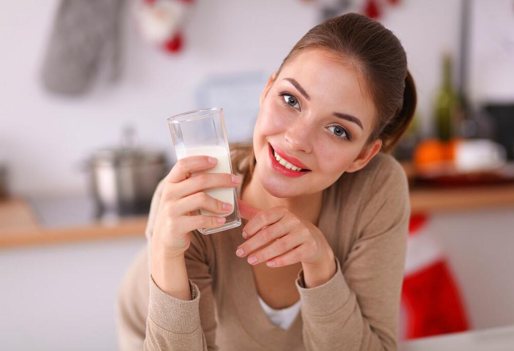 čaša mleka posle belog luka značajno će smanjiti loš miris