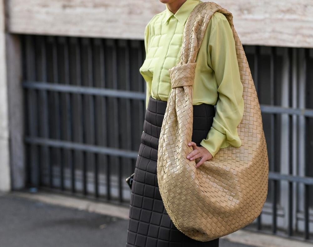 Bottega Veneta hobo superdimenzionirana torba