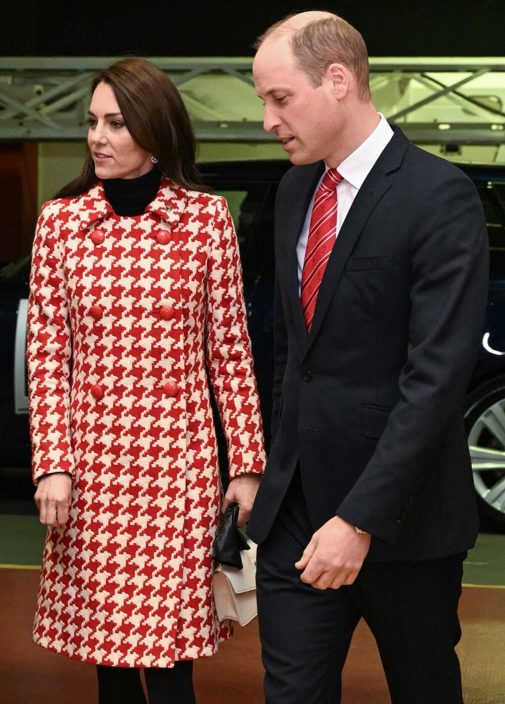 Princeza od Velsa Kejt Midlton nedavano se pojavila u crveno-beloj kaput-haljini sa pepito dezenom