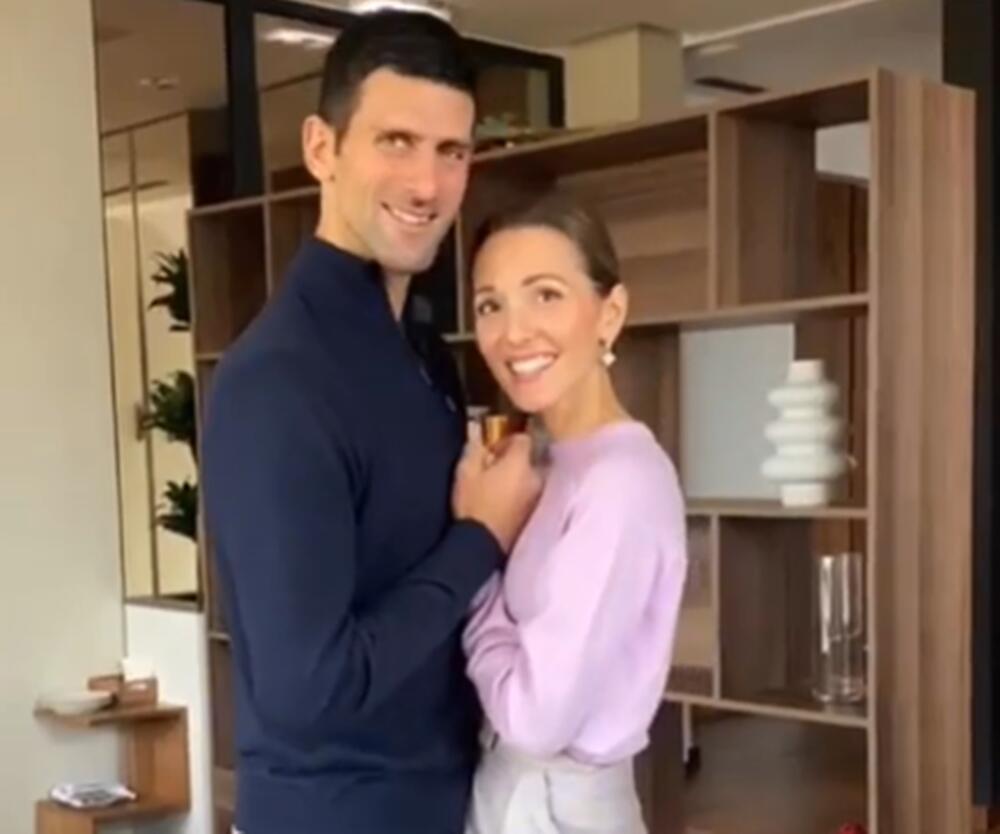 <p>Jelena i Novak Đoković slave Noletovu "ljubavnu aferu". Đokovići su najlepši način obeležili ovaj veliki dan u svom domu i svima su pokazali svoje plesne veštine. </p>