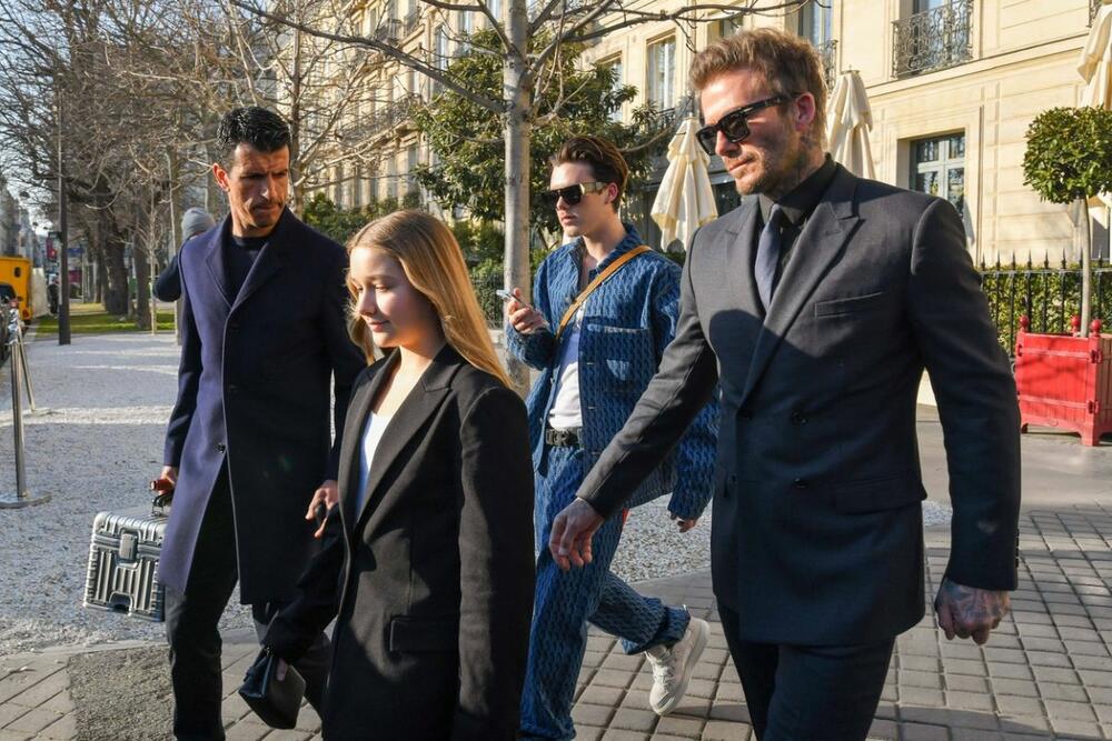 Porodica Bekam došla je da podrži Viktoriju na njenoj reviji.