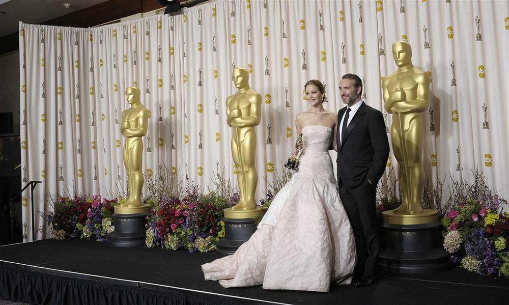 Dženifer Lorens na dodeli Oskara 2013. godine, u Dior haljini Rafa Simonsa
