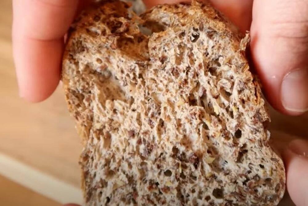 Bezglutenski hleb od semenki lana i belanaca