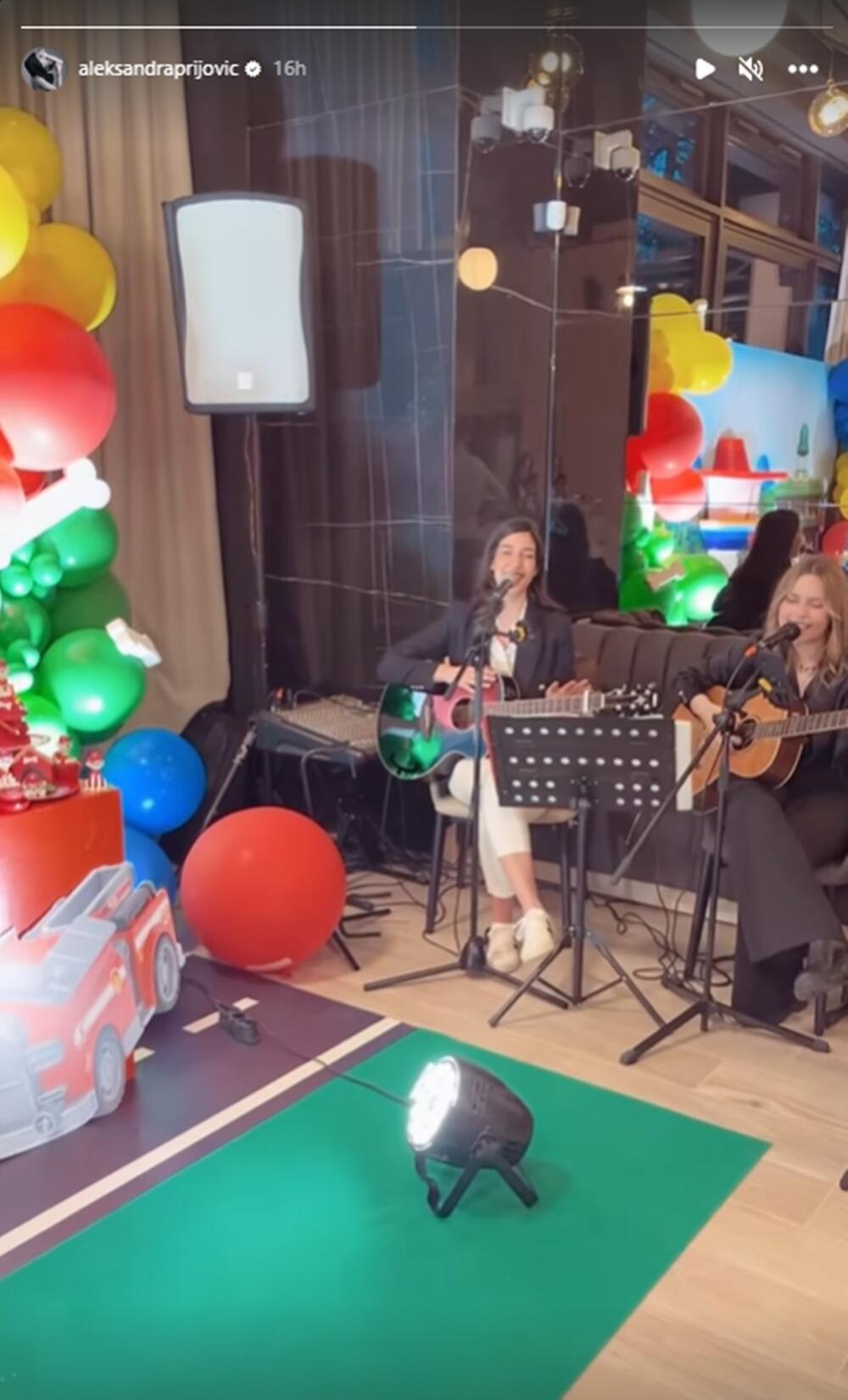 <p>Pevačica Aleksandra Prijović i njen suprug Filip Živojinović napravili su divnu proslavu rođendana za svog sina Aleksandra.</p>