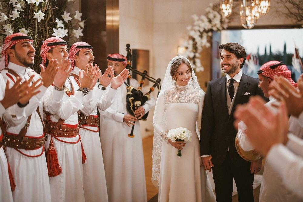 <p>Ćerka kraljice Ranije i kralja Abdualaha II, princeza Iman udala se u nedelju za svog verenika na ceremoniji koja je trajala 15 minuta.</p>