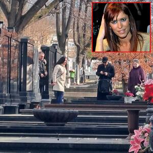 Pojavio se samo jedan kolega: Održan pomen Kseniji Pajčin na Novom groblju