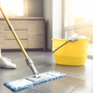 Kako da vaši podovi uvek blistaju? 3 brza i jeftina prirodna sredstva za čišćenje od sastojaka koje već imate