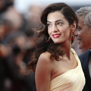 Za zdravo telo, blistavu kožu, bujnu kosu i oštar um: Amal Kluni svaki dan počinje uz namirnicu koja spada u SUPERHRANU