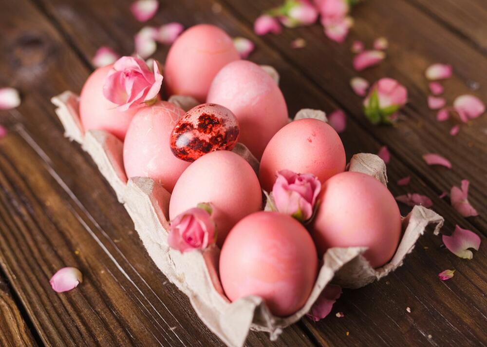 Roze uskršnja jaja mogu se dobiti uz pomoć cvekle