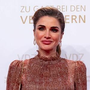 Etno PRSLUK-HALJINA pred kojom bi svako zadrhtao: Kraljica Ranija od Jordana hipnotisala nesvakidašnjim damskim izdanjem