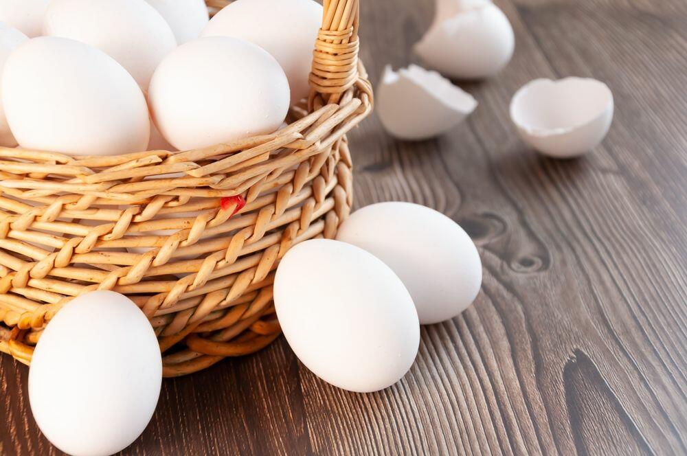Mnoge domaćice farbaju bela, odnosno izbeljena jaja za Uskrs