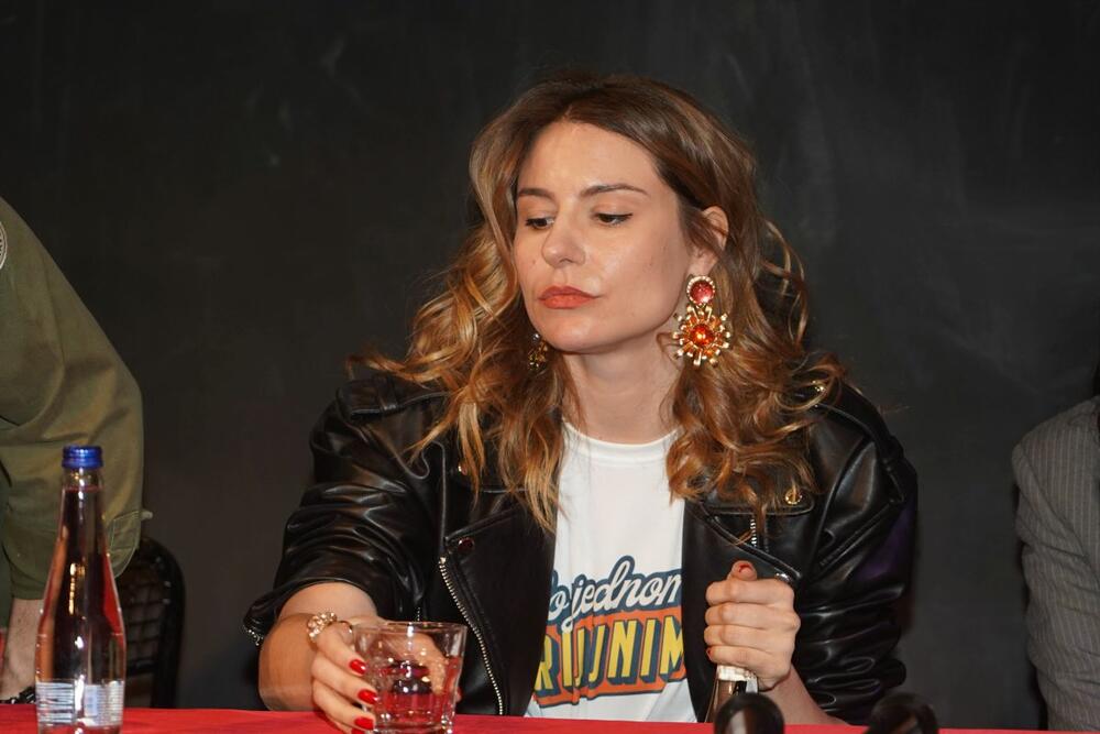 Tihana Lazović na pres konferenciji povodom igranja predstave "Bilo jednom na Brijunima" u Bitefu