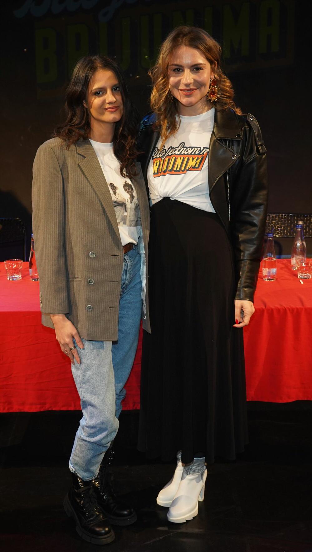 Sanja Marković  i Tihana Lazović na pres konferenciji povodom igranja predstave "Bilo jednom na Brijunima" u Bitefu