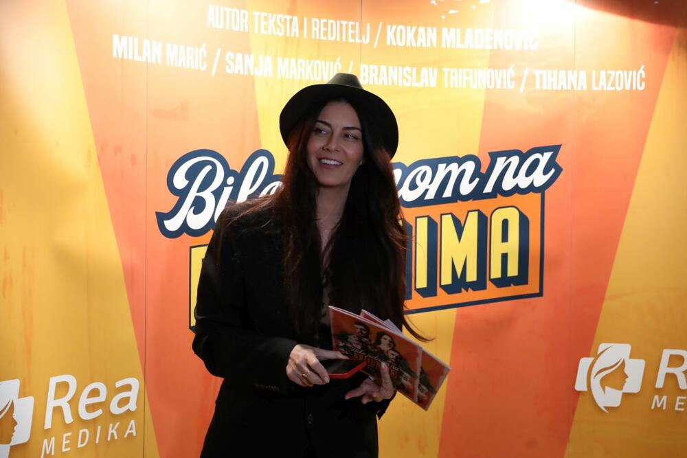 <p>Na premijeri predstave "Bilo jednom na Brijunima" koja je večeras održana u Bitef teatru u Beogradu okupile su se brojne poznate ličnosti.</p>