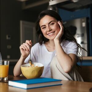 Kada se pije kafa? Šta je sa doručkom? Savet nutricioniste za IDEALNU jutarnju rutinu za EFIKASNO mršavljenje