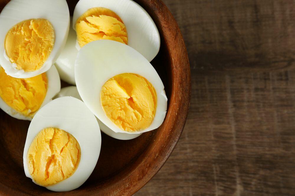 Da li je bezbedno pojesti kuvano jaje čije je žumance poprimilo zelenu boju?