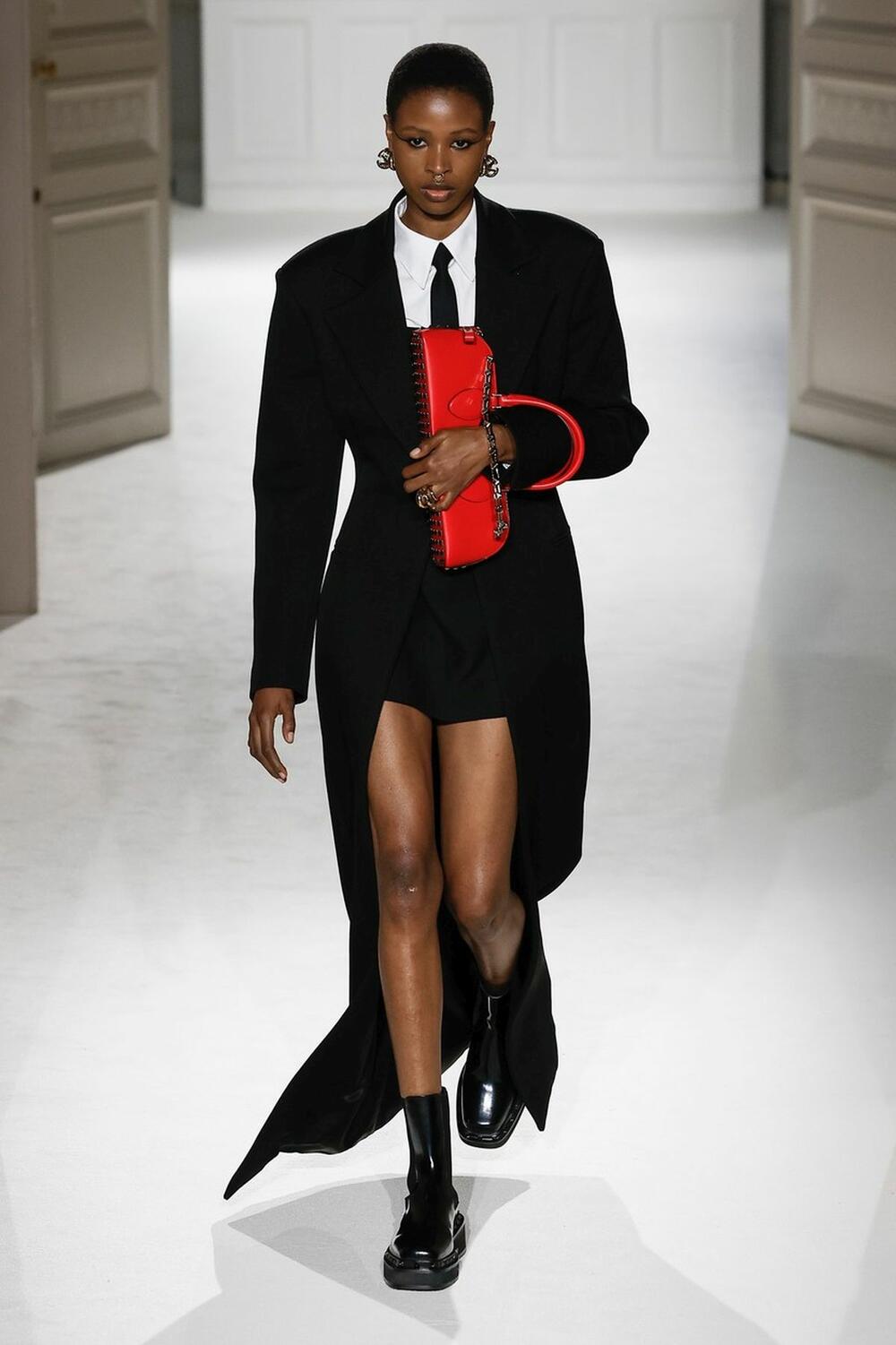 Eeady-to-wear kolekcija modne kuće Valentino za jesen 2023. godine