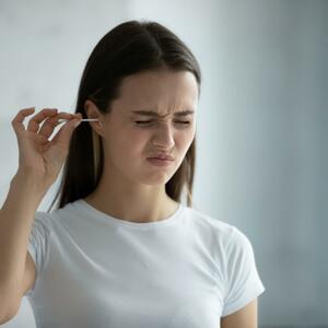 3 razloga da više nikad štapiće sa vatom i ne pogledate: Kako se pravilno čiste uši i čemu služi ušna mast?