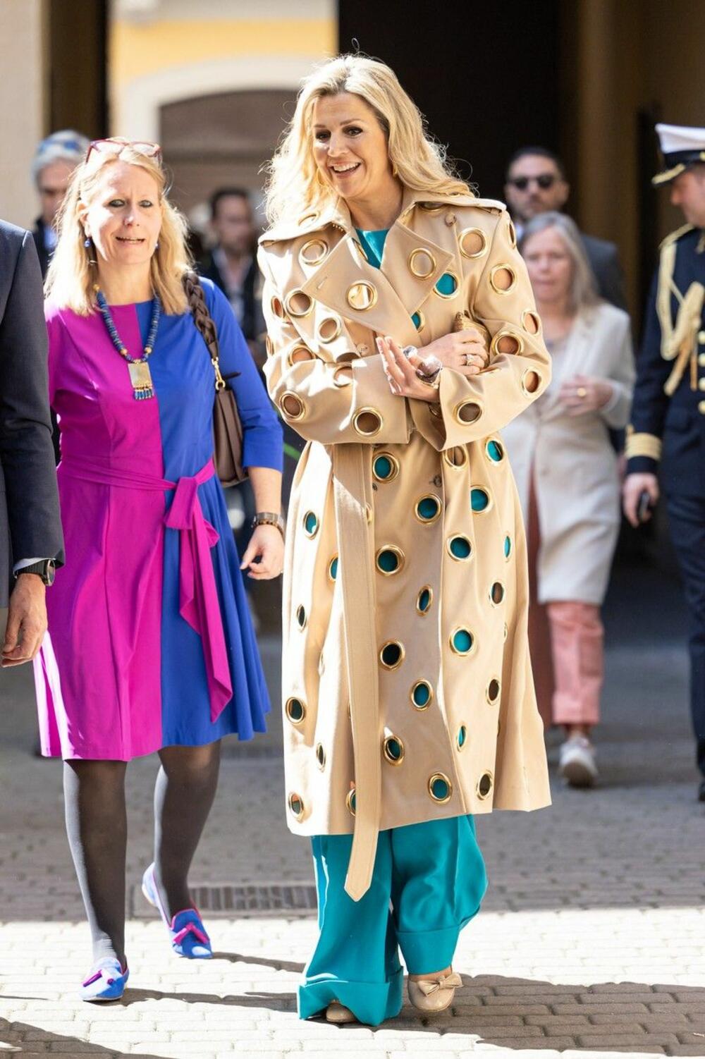 <p>Maksima od Holandije u nesvakidašnjem izdanju za jednu kraljicu održala modnu lekciju i pokazala kako se nosi animal print.</p>