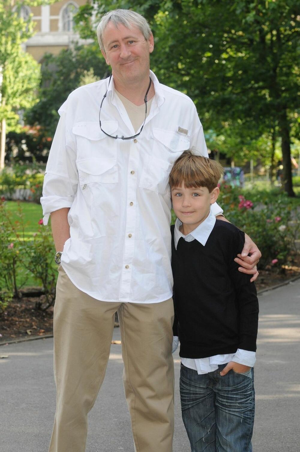Glumac Nikolas Lindherst, poznatiji kao Rodni iz Mućki, sa sinom Arčijem