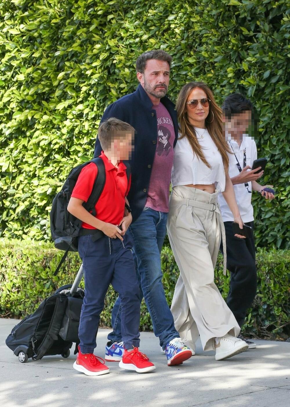 Ben Aflek i Dženifer Lopez s njegovim sinom Samjuelom i njenim Maksom