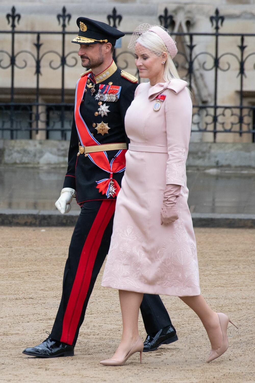 Princeza Mete-Marit i princ Hakon od Norveške na krunisanju kralja Čarlsa III
