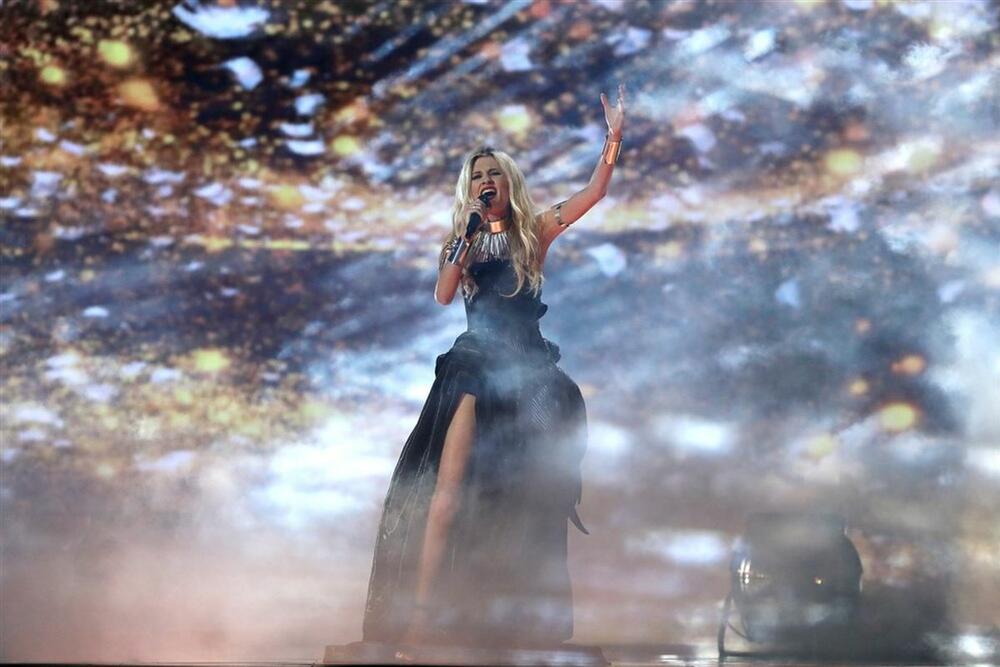 Nevena Božović  u crnoj haljinina Evroviziji u Tel Avivu