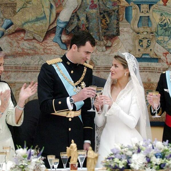 Zašto porodica kralja Felipea VI MRZI kraljicu Leticiju? Sve je počelo pre više od 20 GODINA i ne nazire se KRAJ