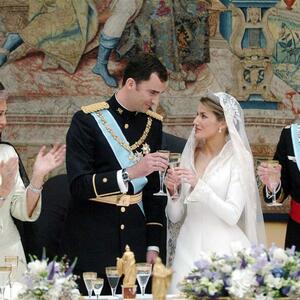 Zašto porodica kralja Felipea VI MRZI kraljicu Leticiju? Sve je počelo pre više od 20 GODINA i ne nazire se KRAJ