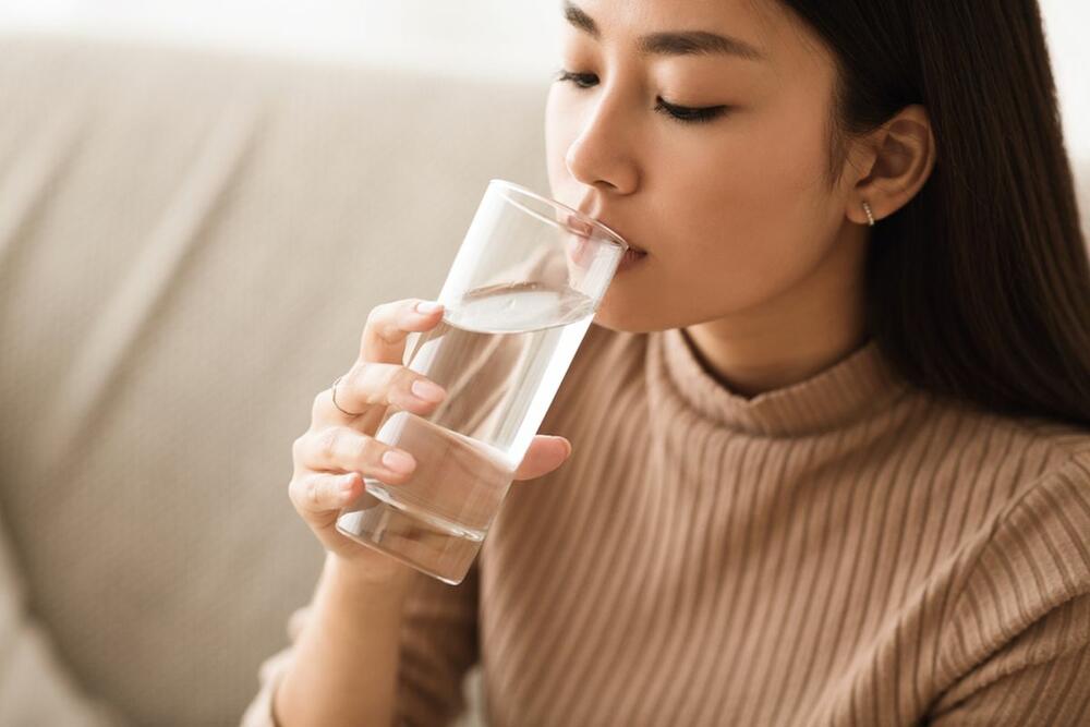 japanska terapija vodom je popularan trik za mršavljenje