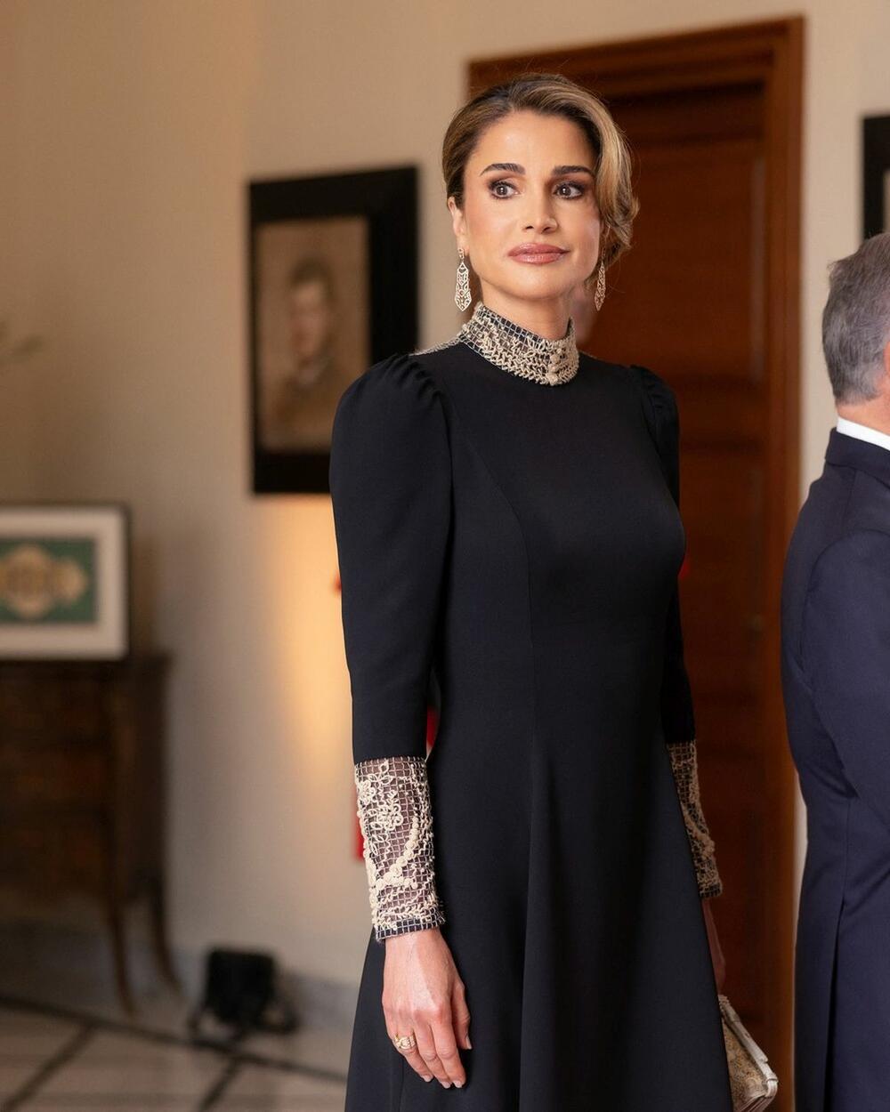 <p>Kraljica Ranija od Jordana je za venčanje čuvala gracioznu haljinu koja je ukrala sve poglede.</p>