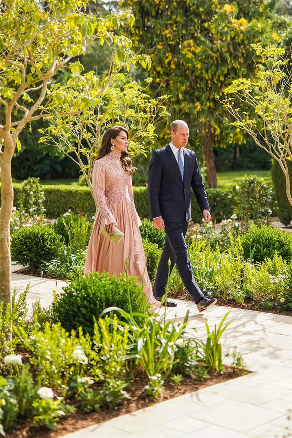 Princ Vilijam i Kejt Midlton na venačanju jordanskog princa 