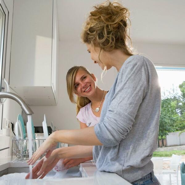 Olakšajte poslove u kuhinji i kupatilu: Ovo je caka za lakše pranje sudova