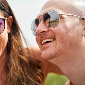 MODERNO I KVALITETNO: Sunčane naočare koje će obeležiti vaš stil ovog leta!